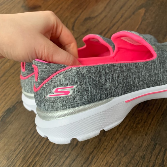 New Skechers Go Walk 3 Gray & Pink Girls Size 2 - Picture 9 of 12